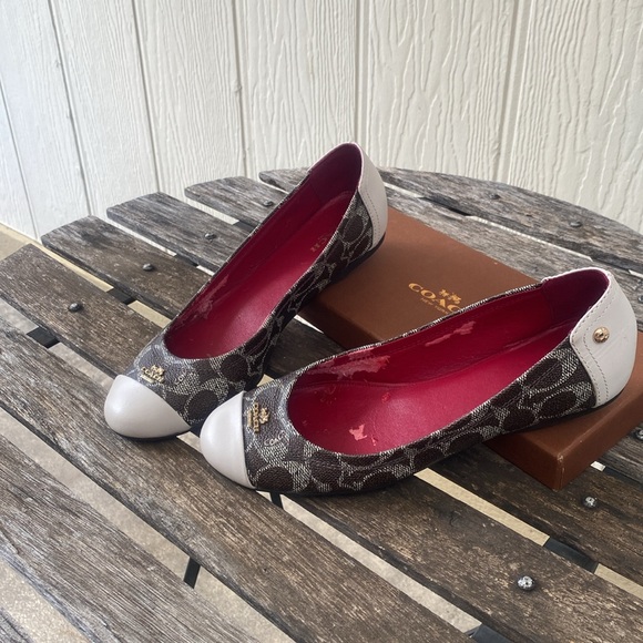 Coach loafers. Like new. - Picture 3 of 4
